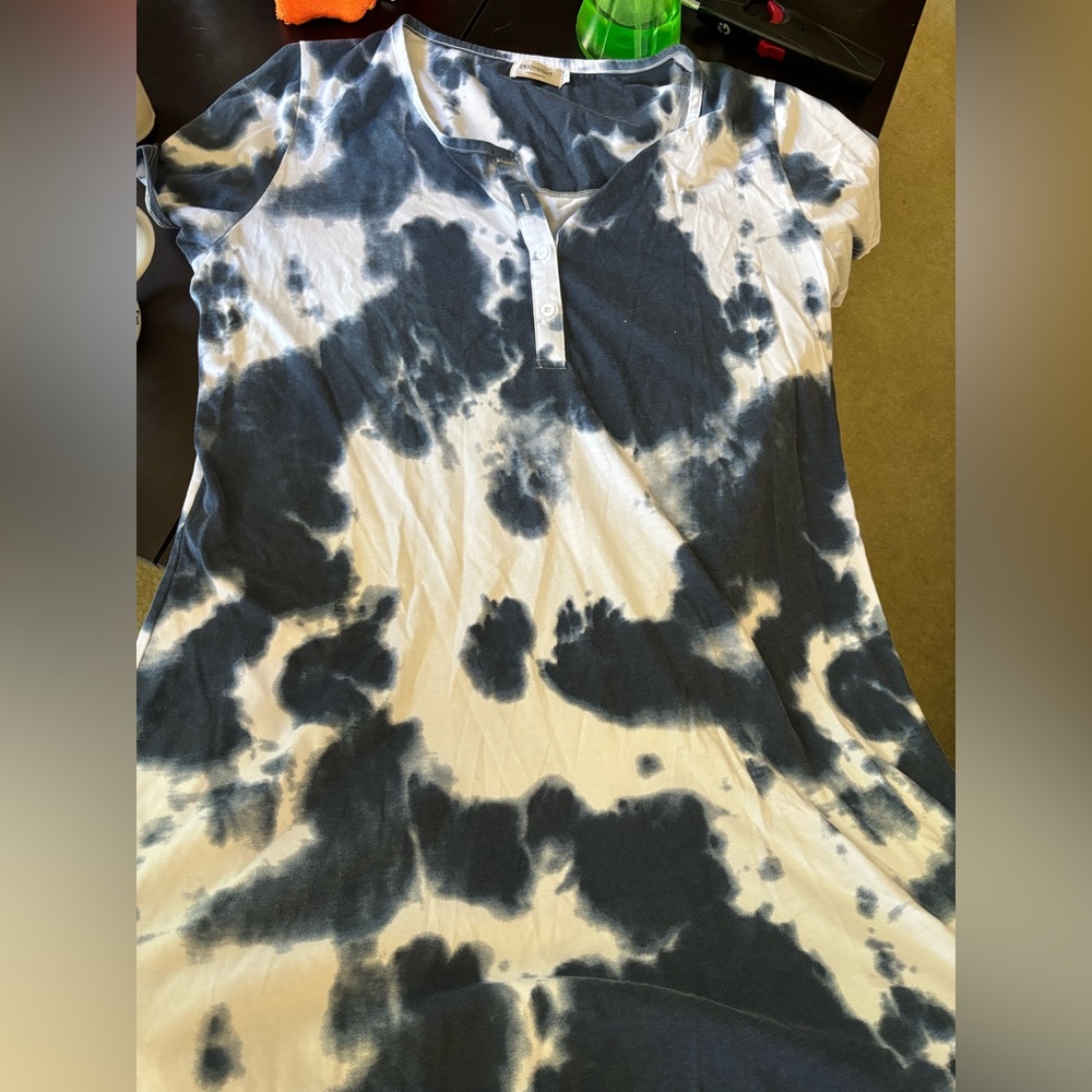 Blue-White Tie-Dye Women's Nightgown